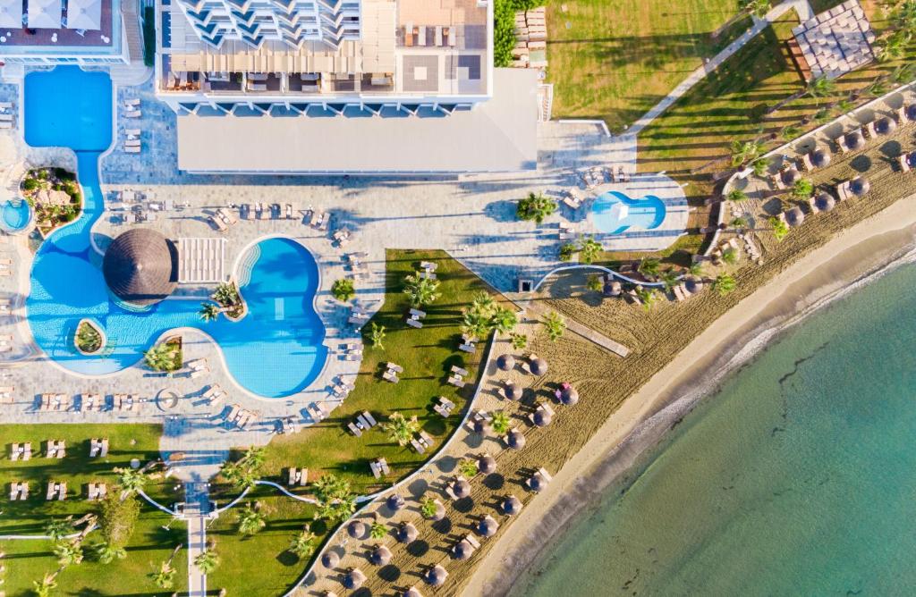 Топ-10 отелей для отдыха с детьми на Кипре