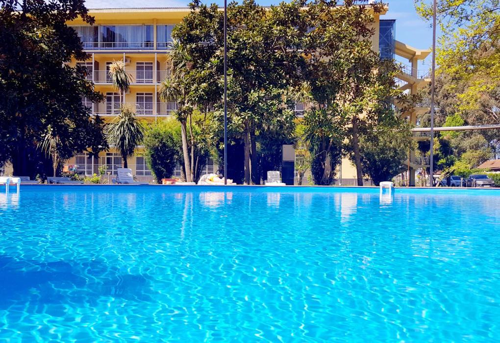 Отели Абхазии с бассейном